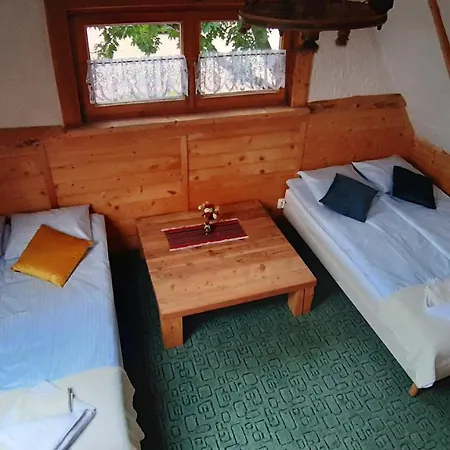 Kempingowy W Kirach Nyaraló *